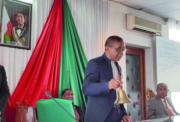 Image à la une de Qui est le nouveau président du Sénat malgache, le Général Richard Ravalomanana ?