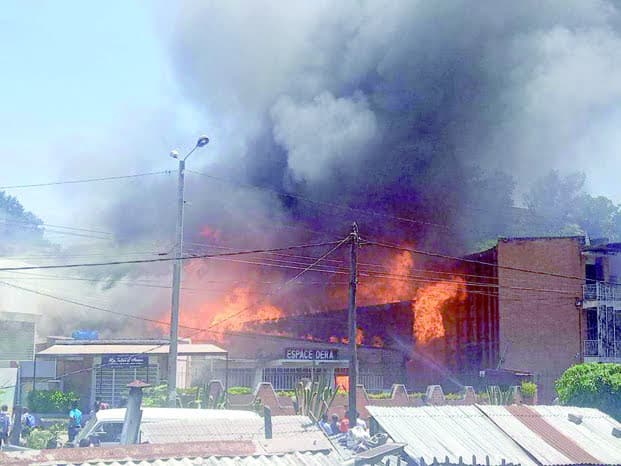 Image à la une de Incendie à Tsiadana - L’Espace Dera totalement ravagé
