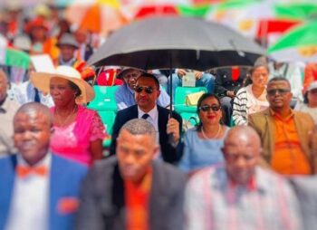 Image à la une de Présent à Mahamasina – Lalaina Ratsirahonana reconnaît le nouveau Président Rajoelina