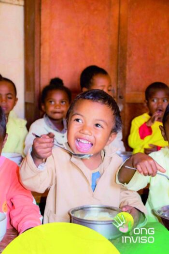 Image à la une de Lutte contre la malnutrition – Des repas chauds pour des milliers d’élèves