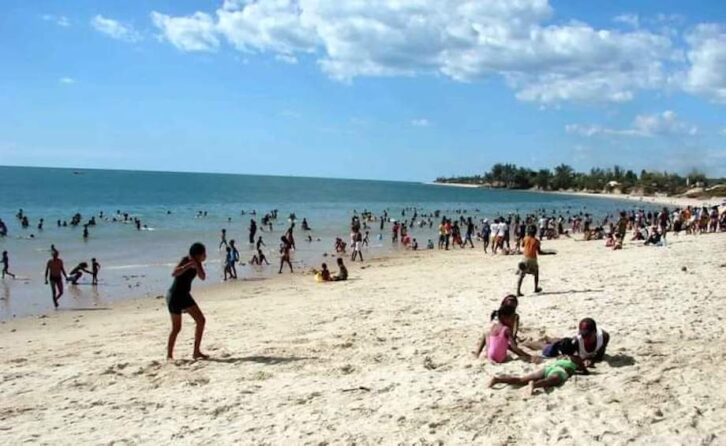 Image à la une de WEEK-END PASCAL À MAHAJANGA – Les plages alourdies par la canicule