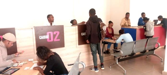 Image à la une de Revendications estudiantines : Les étudiants acceptent de percevoir trois mois de bourses avec équipements